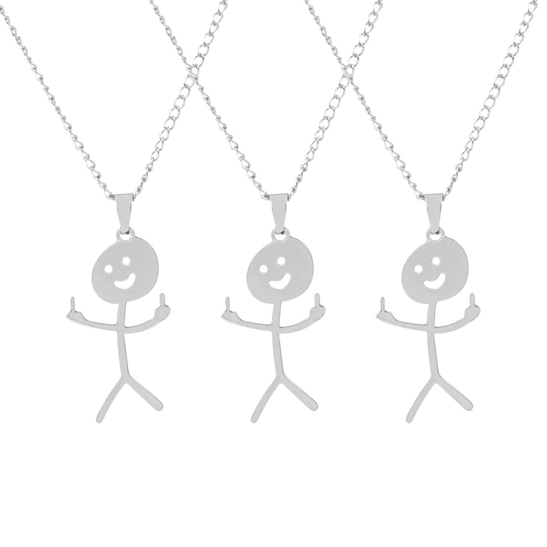 tre silverfärgade sträckgubbar  med silverkedjan och vit färgbakgrund | hängets längd storlek 5,5 cm